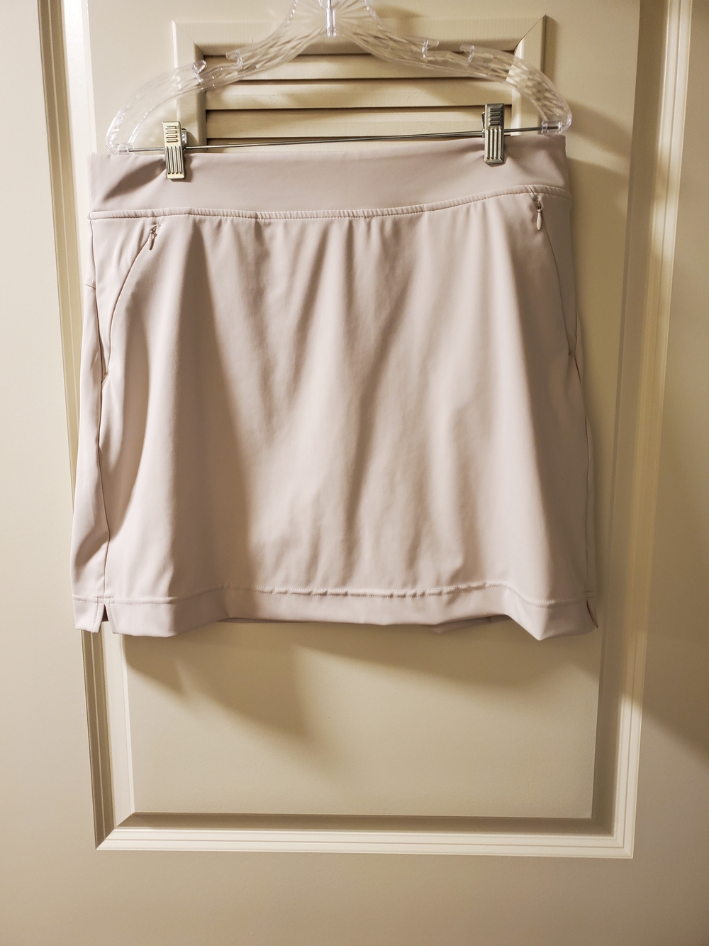 Light Beige Athletic Skort with Zip Pockets